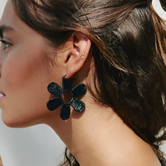 Free People Accessories - Free People Wendy Woven Flower Hoops Black Earrings